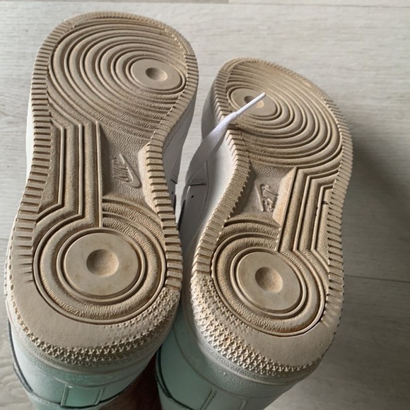 Nike Air Force 1 shoes size 7 Y sneakers white unisex - Picture 9 of 10